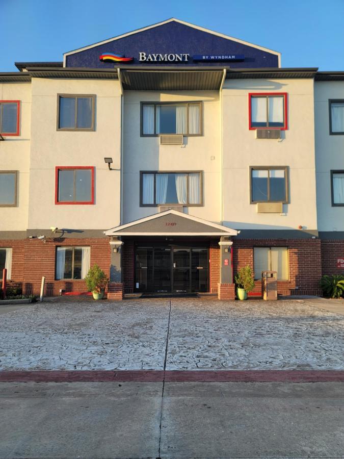 Baymont By Wyndham Houston Brookhollow Exteriör bild
